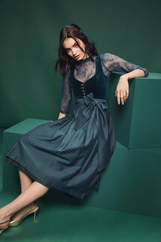 75 cm - Dirndl  Janni Velvet Midnight Petrol mit Samtmieder in dunkelgrün von CocoVero