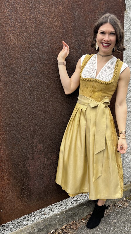 Krüger - Dirndl Calyssia in Honig mit Froschmaul - 70 cm