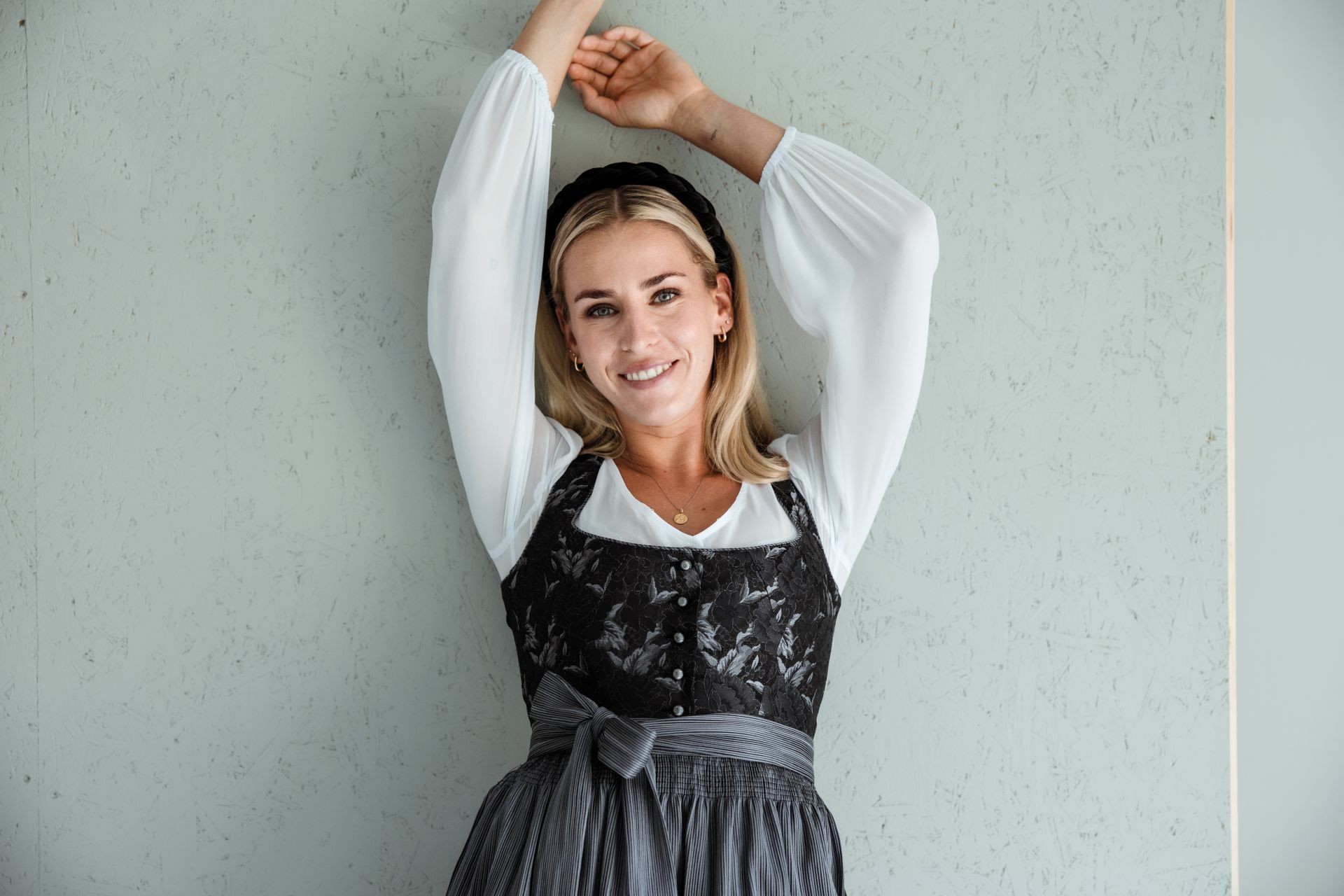 Alpenfee - Dirndlbluse Fenja Chiffon mit Ballonarm