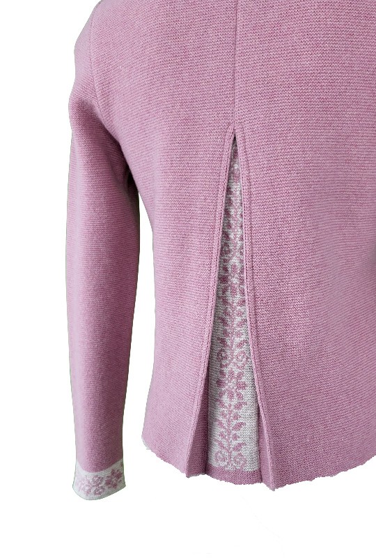 Astrifa - Strickjacke "Leonberg" in rosenholz mit Rückenfalte aus Merinowolle
