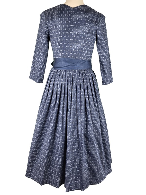 70 cm - Dirndl mit 7/8 Arm in blau von Glanz & Zauber mit Stretch in salbei